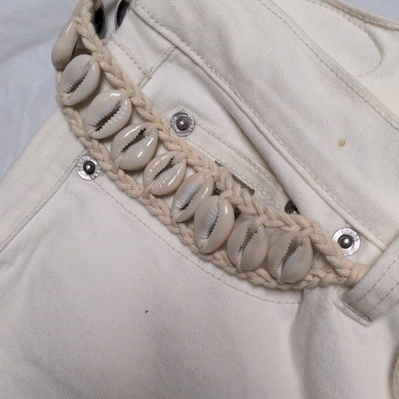 Bongo Vintage Y2K Low Rise Bootcut Jeans Cream With Shell Belt NWT Sz 9 Festivsl