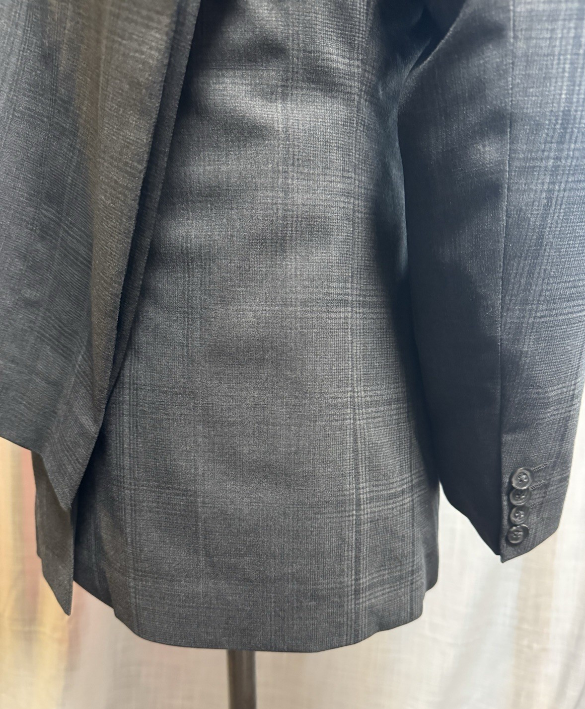 STRELLSON Men Suit 1 Vent No Pleat 40R 2 BUTTON GRAY CHECK*