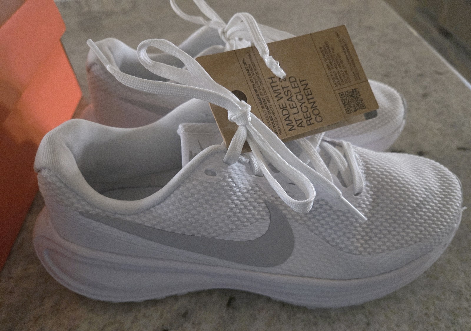 NIB Women Nike Revolution 8 White Athletic Running Sneakers Shoes Size 6.5