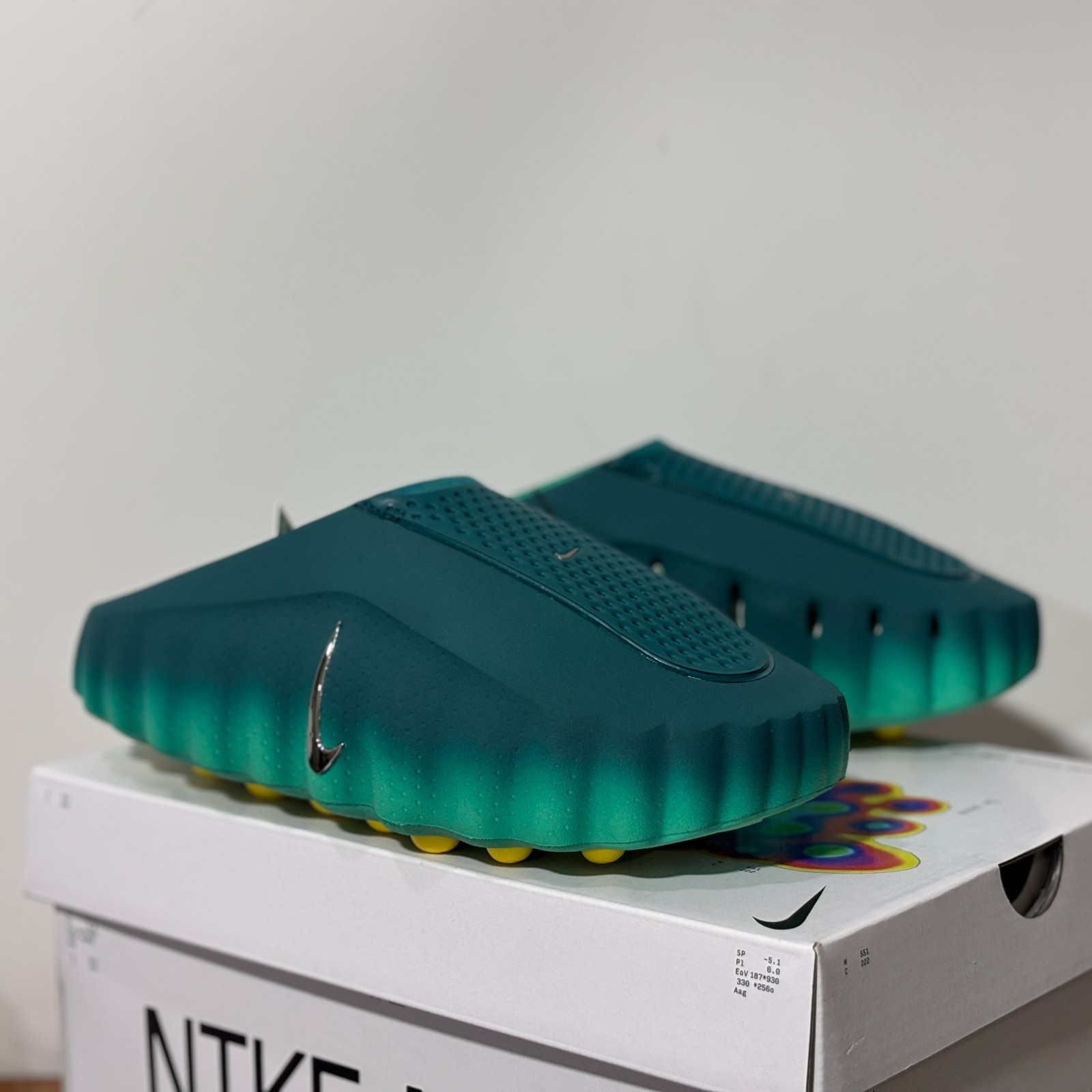 Nike Mind 001 Mule, Model HQ4307-001 green (Runs small,Order one size up)