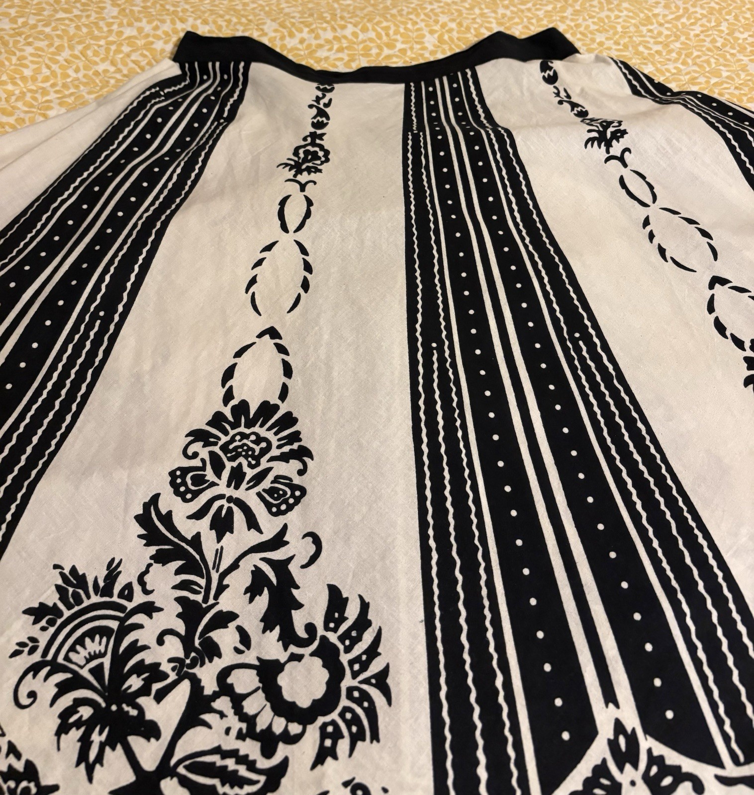 S-L Studio West Half Circle Skirt Nouveau Print Black White Cotton Nostalgic VTG
