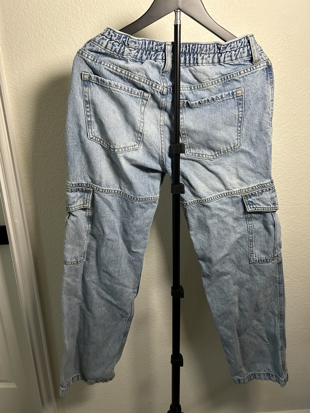 Aeropostale Low Rise Cargo Jeans Womens Medium Blue Light Wash