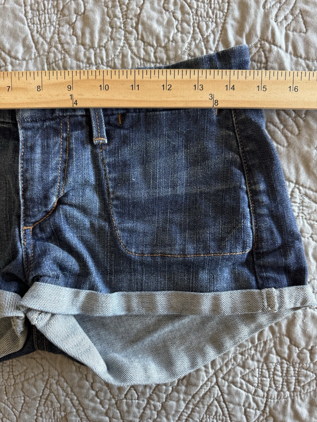 2000s Low Rise Mini Micro Jean Shorts Dark Wash Denim Cuffed Cut Off Shorts W26