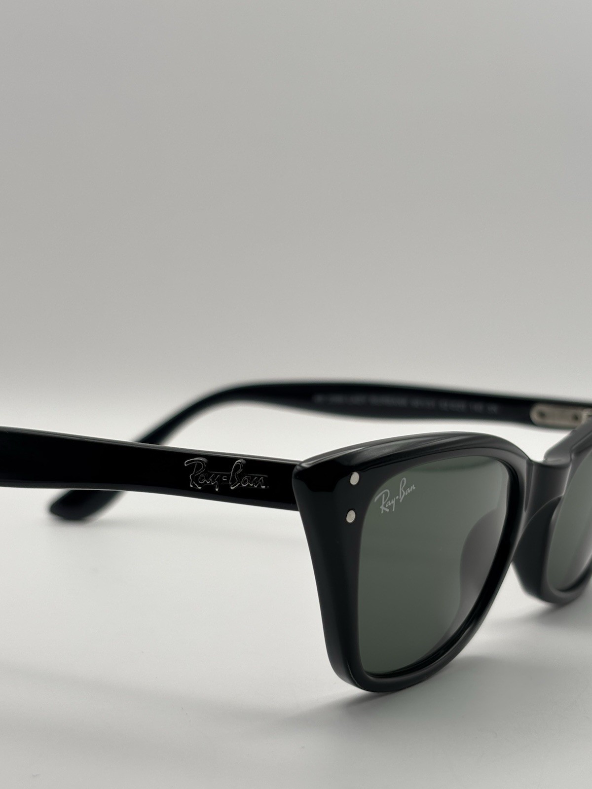 Ray-Ban RB2299 Lady Burbank Cat Eye Women’s Sunglasses Black/Green 140mm