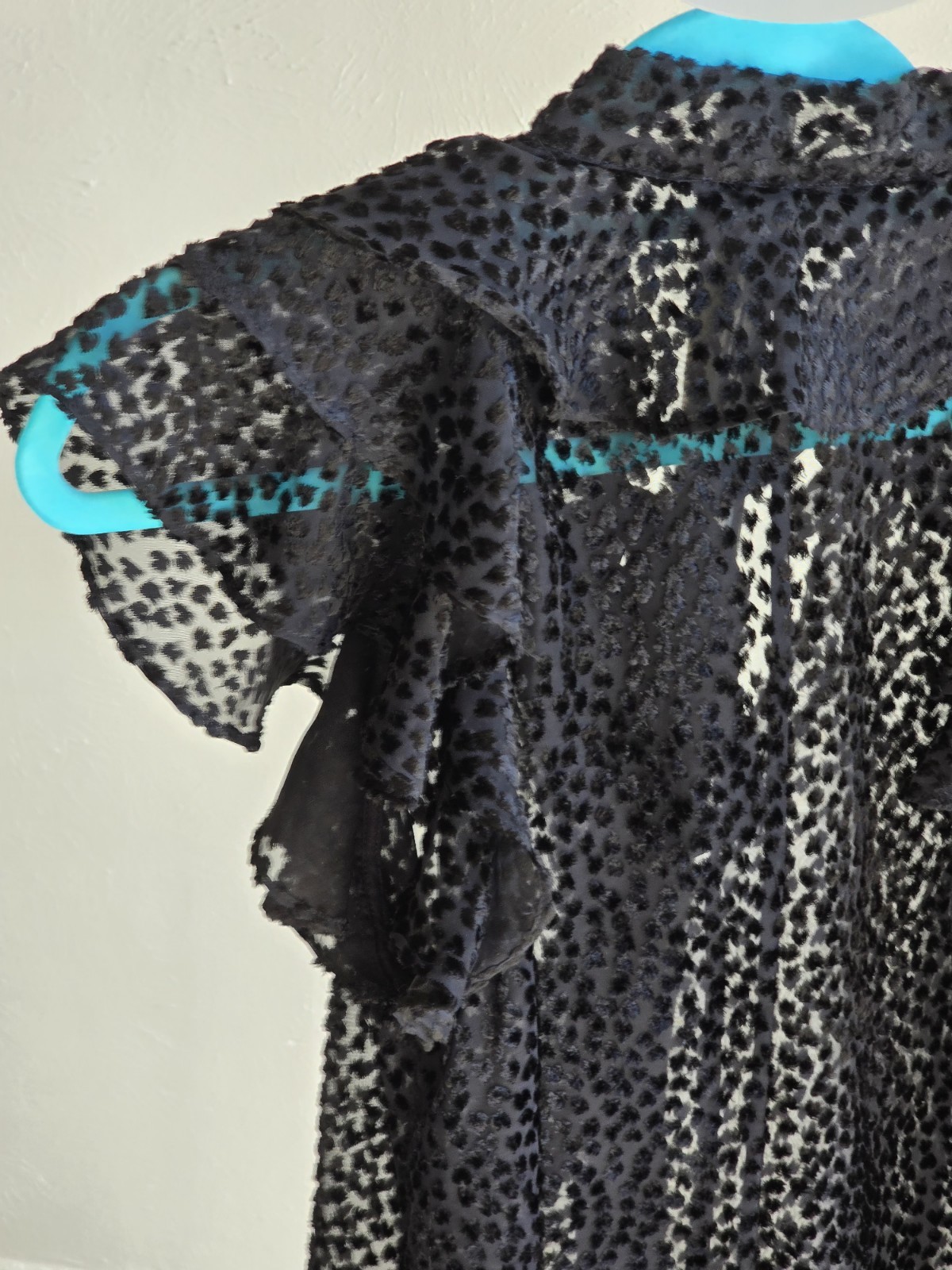 NWT Robert Rodriguez Women’s Black Sheer Flutter Sleeve Blouse. Sz 8