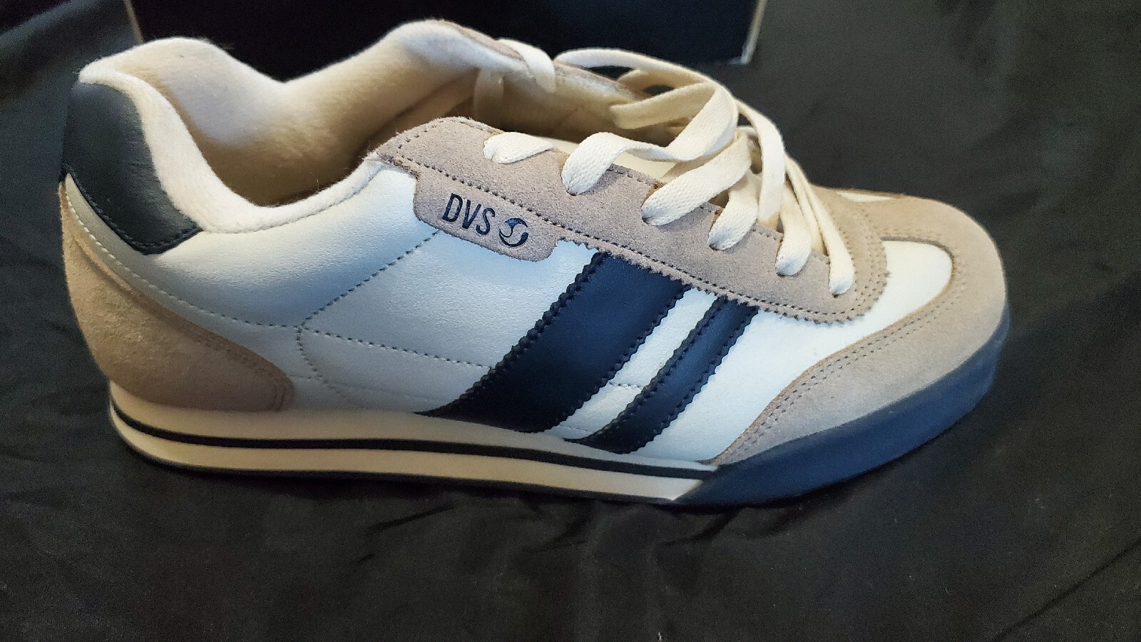 Dvs Shoe Company Milan Size 9 Cream / Blue