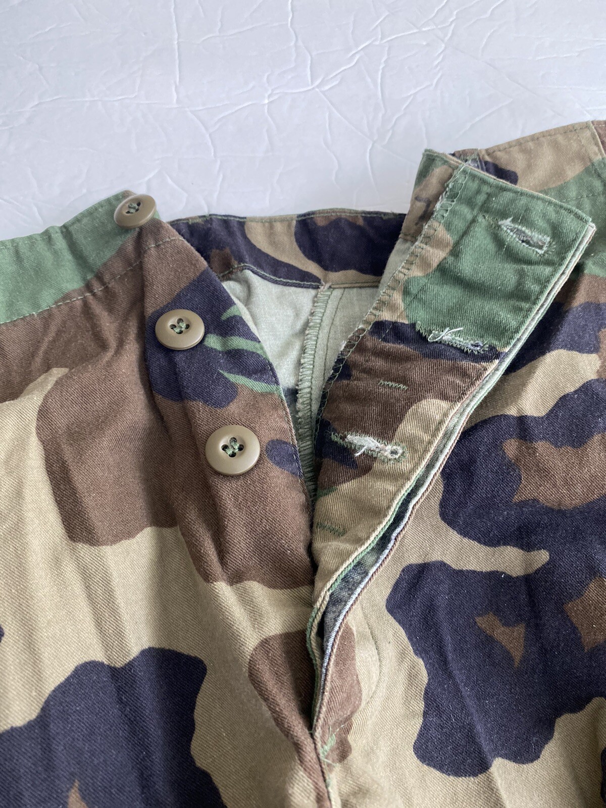 military cargo camo pants mans M heavy weight ,long 42 1/2 in, rise 12 in