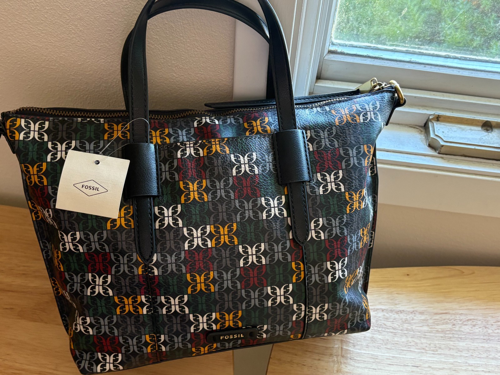 Fossil Skylar Crossbody satchel multi colored with zipper pocket 2 slide pockets