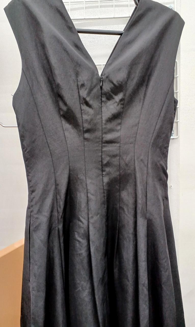 Fray I.D V-Neck Dress Black Size 1 51in Front & Back Knit Sleeveless