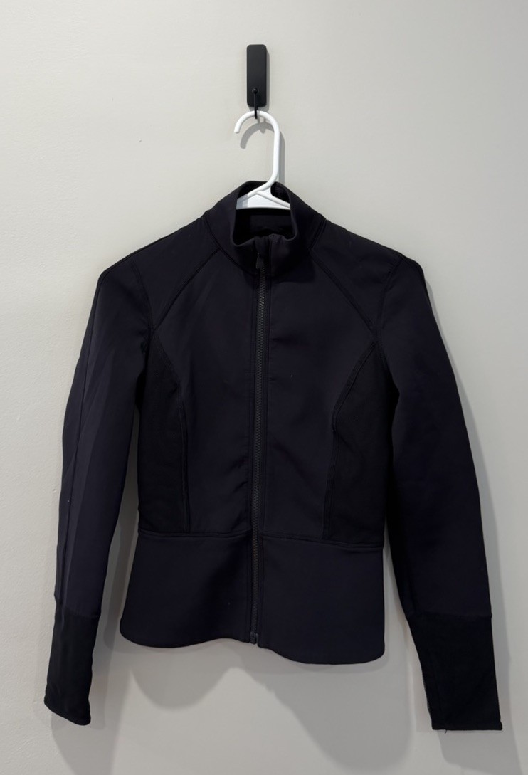 Lululemon Jacket Women’s Size 6 Black Front Centre Luxtreme Spacer Fabric