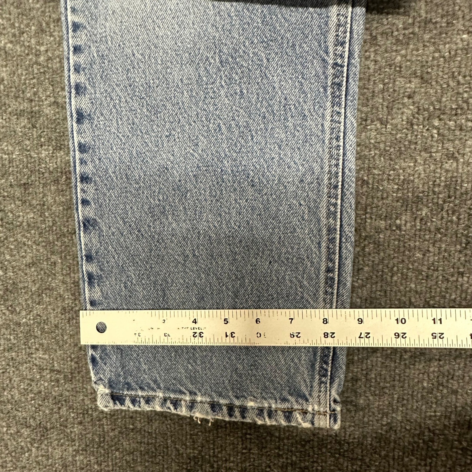 Tommy Jeans Jeans Mens Size 31×30 Light Wash Distressed Straight Leg Denim 90s