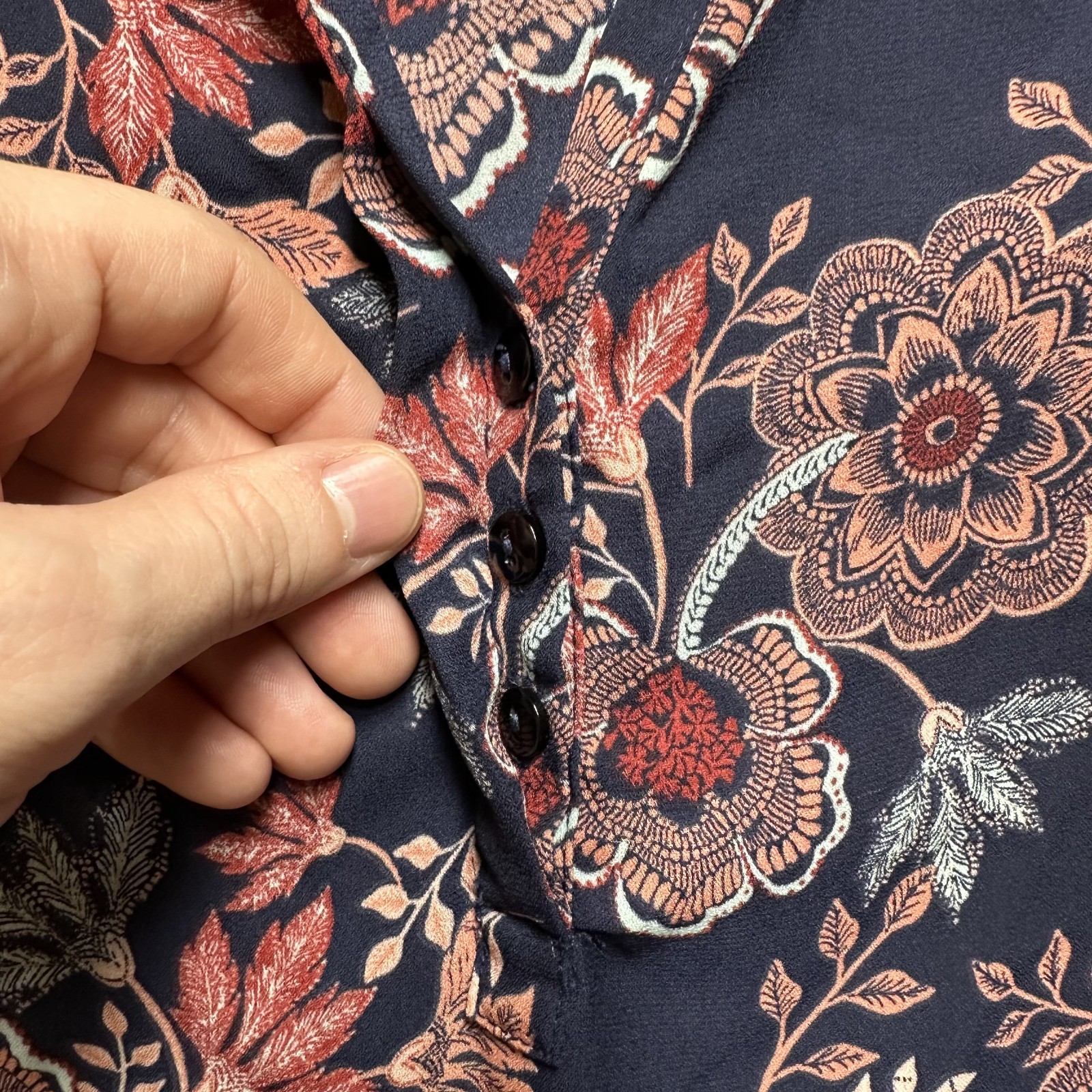 Alice Blue Sleeveless Blouse Womens Large Blue Pink Floral Print Split Neck EUC