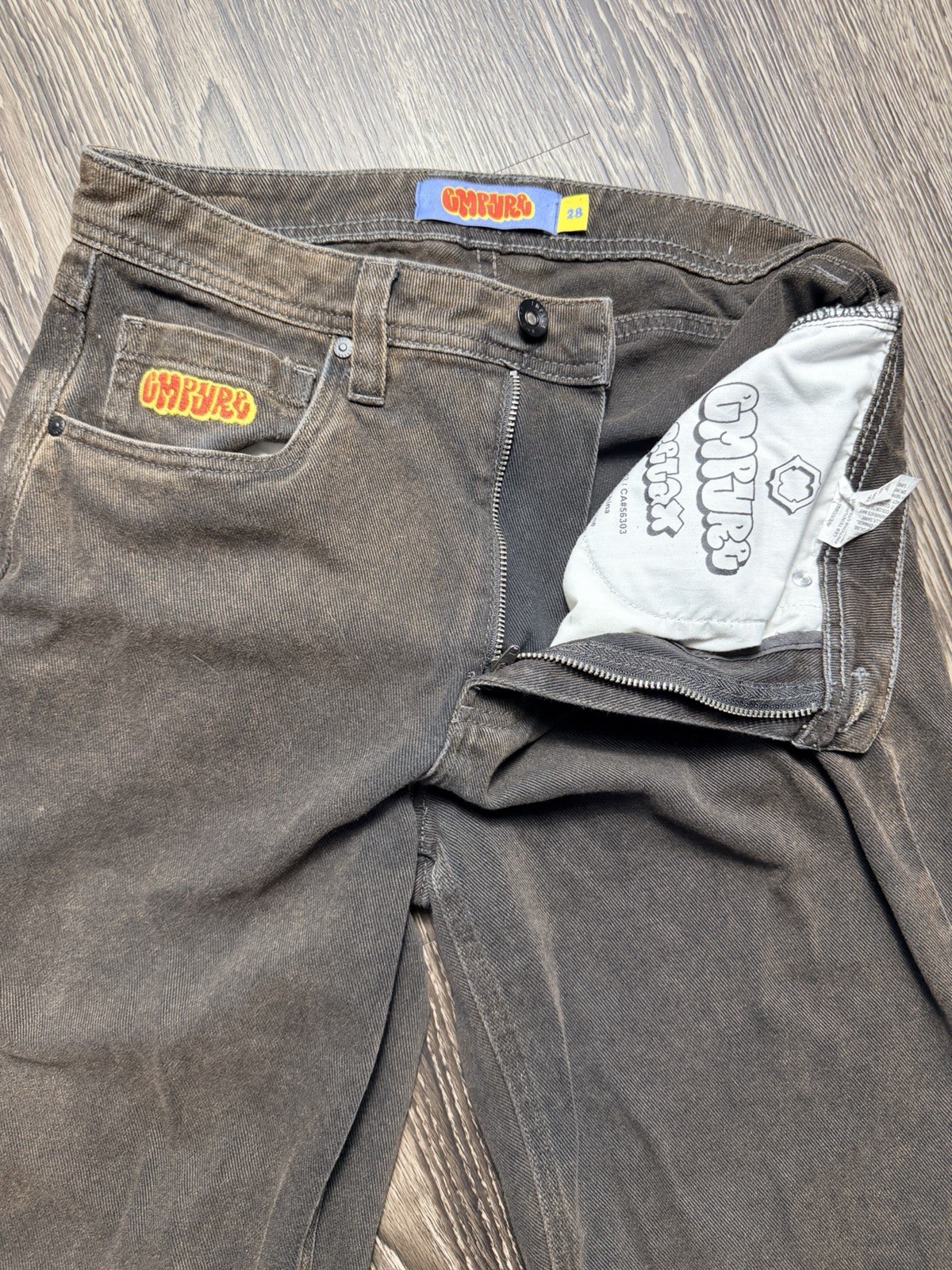 Empyre Brown Corduroy Baggy Skate Pants – Size 28 – Y2K Vintage Wash