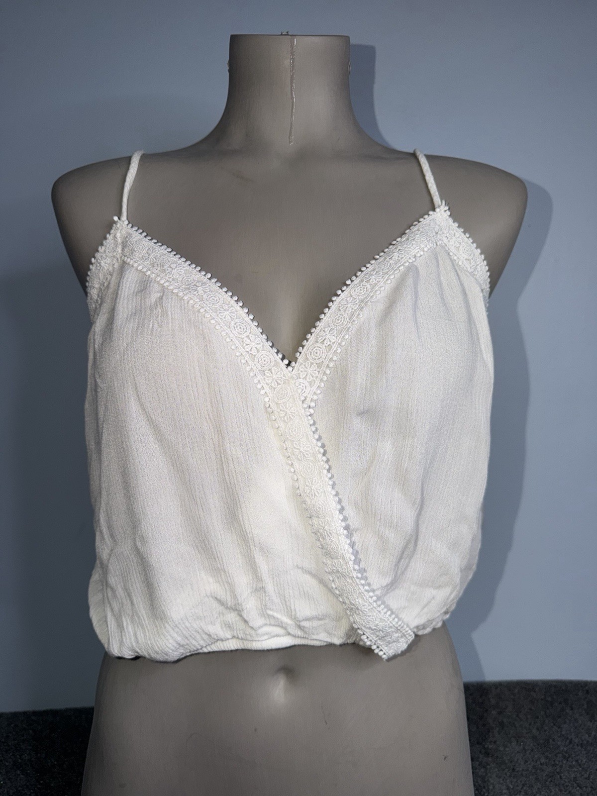 miami White Lace-Trim V-Neck Spaghetti Strap Camisole Size M