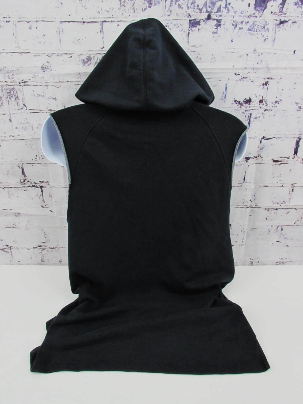 Under Armour Hoodie Mens Large Black Sleeveless Pullover Vest Kangaroo Pocket