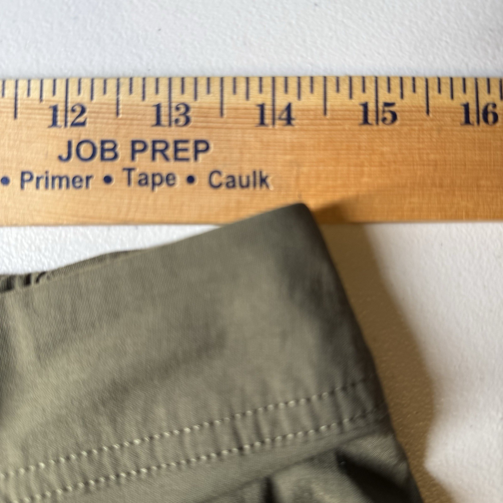Duluth Trading Co. Women’s Cargo Shorts 4/28 Green 10″ Inseam Nylon Stretch