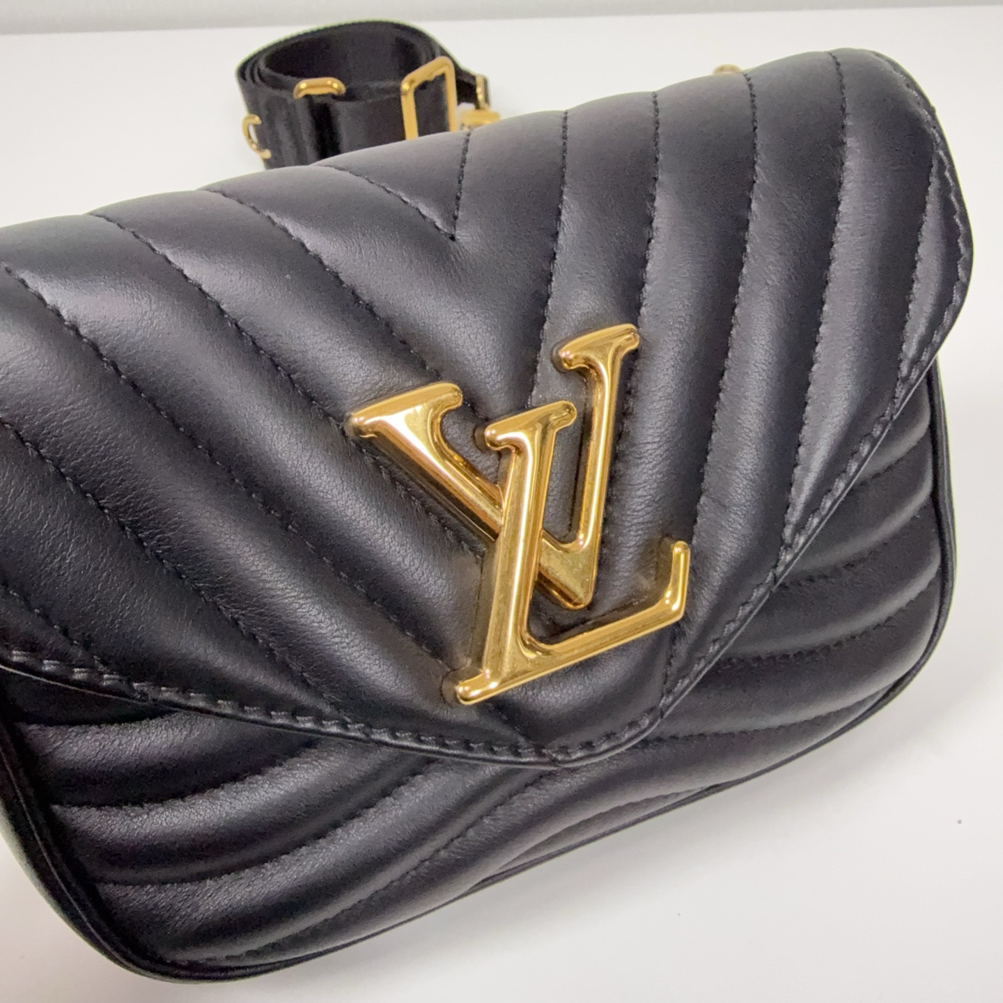 Authentic Louis Vuitton New Wave Multi-Pochette Matelassé Calfskin Crossbody