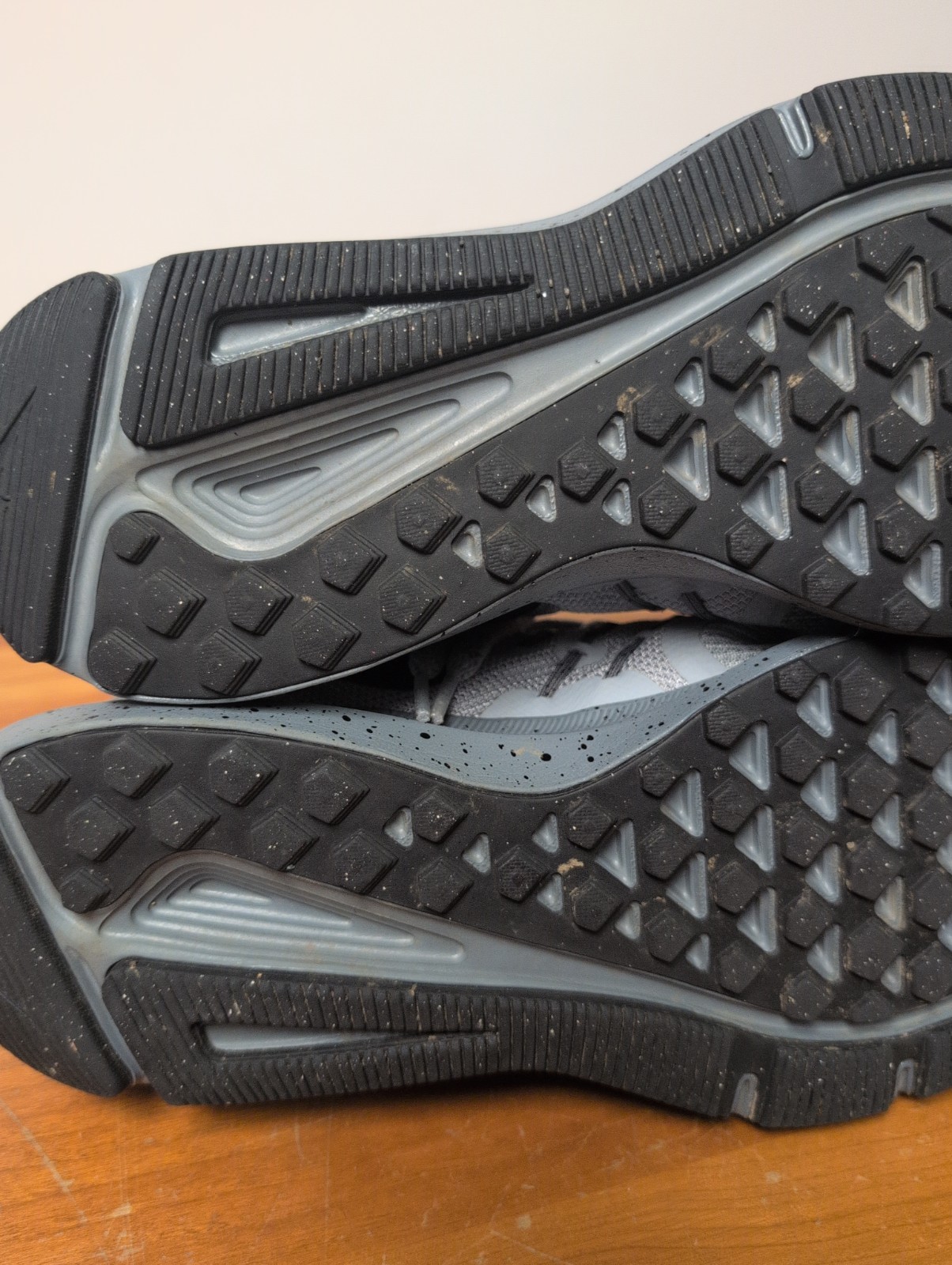 Nike Run Swift SE Athletic Running Shoes Wolf Grey/Black Men 8 Women 9.5