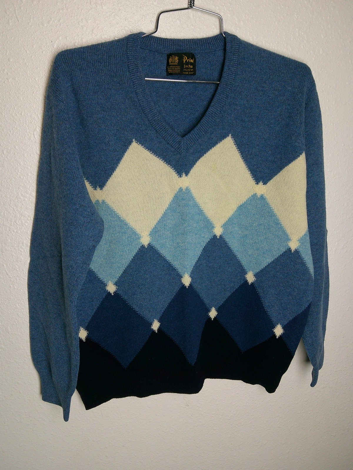Vintage Pringle of Scotland Intarsia Argyle Wool Sweater V-Neck Blues sz42 107cm