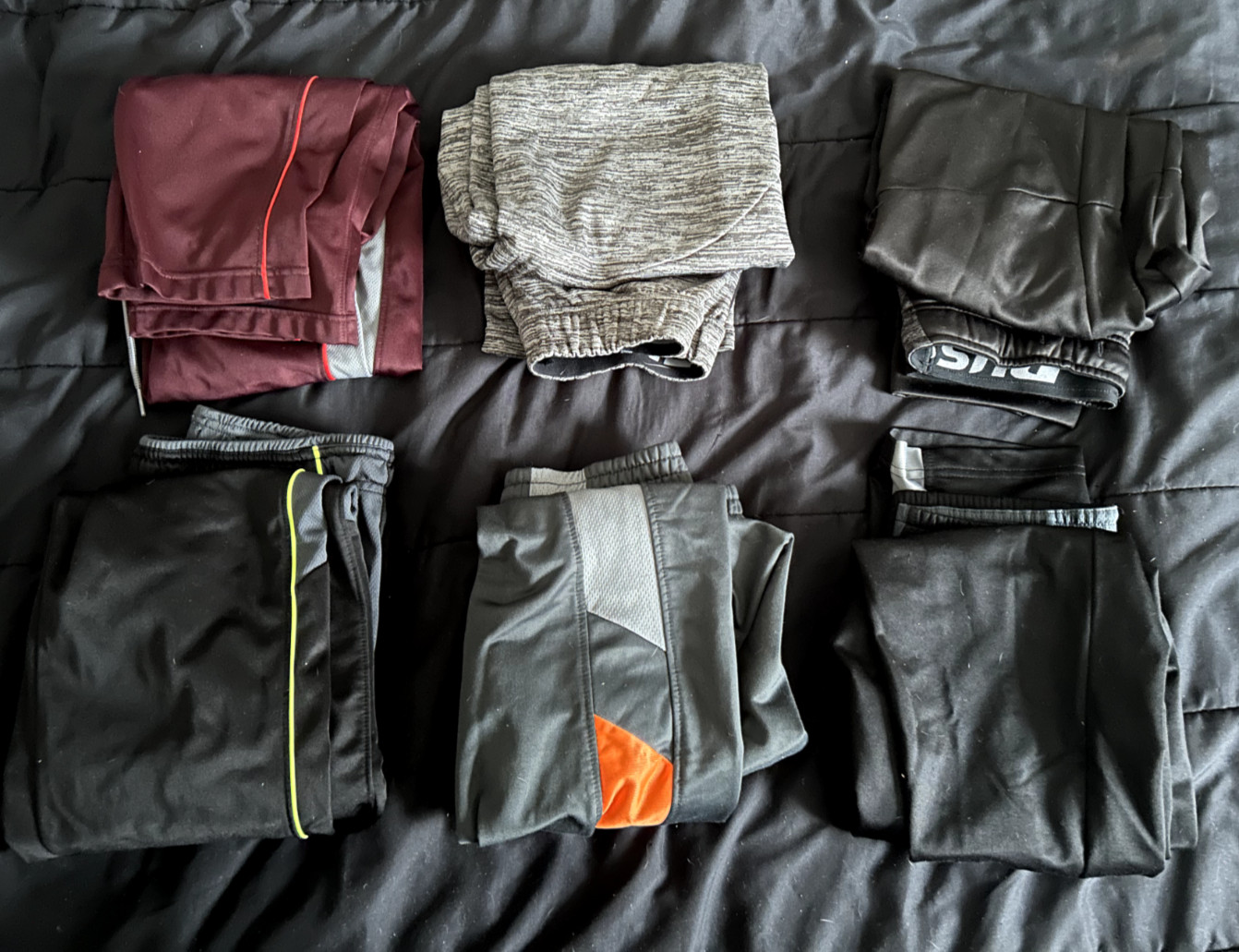6 pairs of Mens Sweatpants with a size of 14 x 16