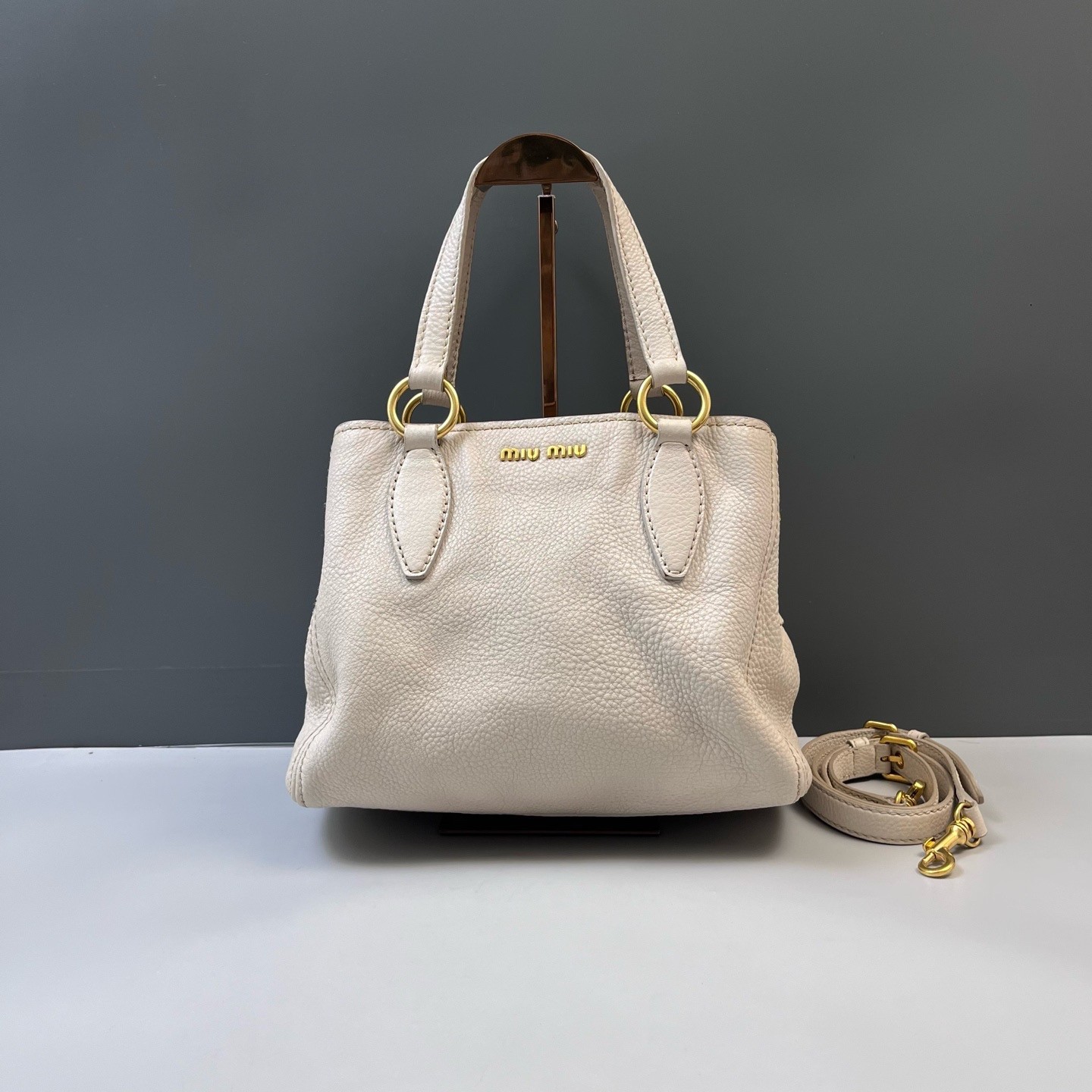 Miu Miu Pre-Owned Authentic Crossbody Bag Off White 28*24*14