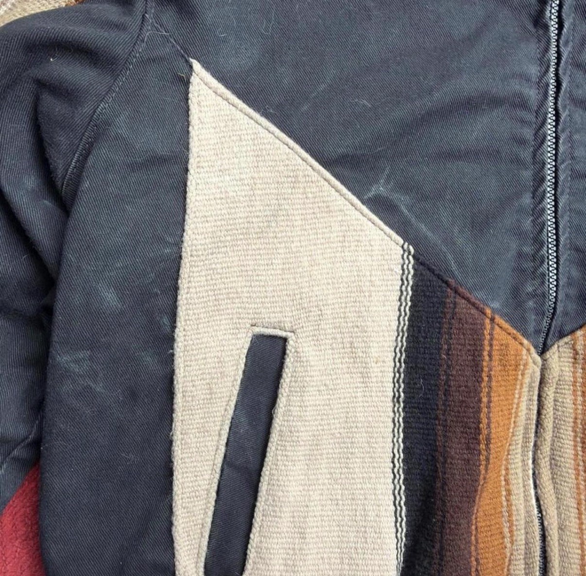 Men’s Vintage 90s Buffalo Nickel Eagle Head And Native blanket Insert Jacket. XL