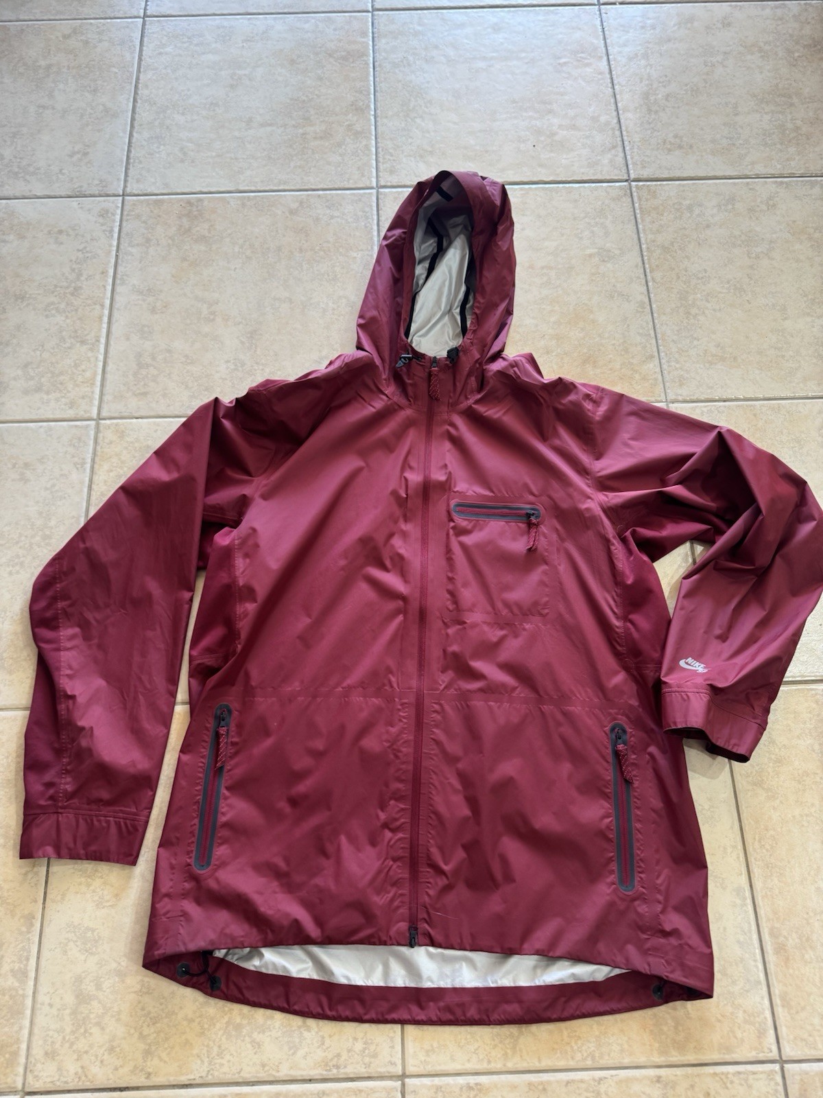 Men’s Nike Sb Rare Water Resistant Windbreaker With Water Tight Zippers XXL