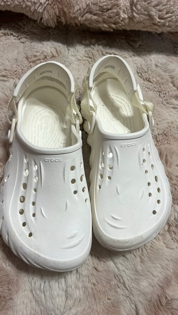 White Crocs Classic Clogs M4 W6