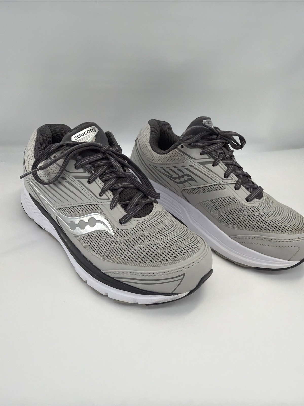 Saucony Echelon 8 Gray Womens PWRRUN Sneakers Womens Size 9.5w US