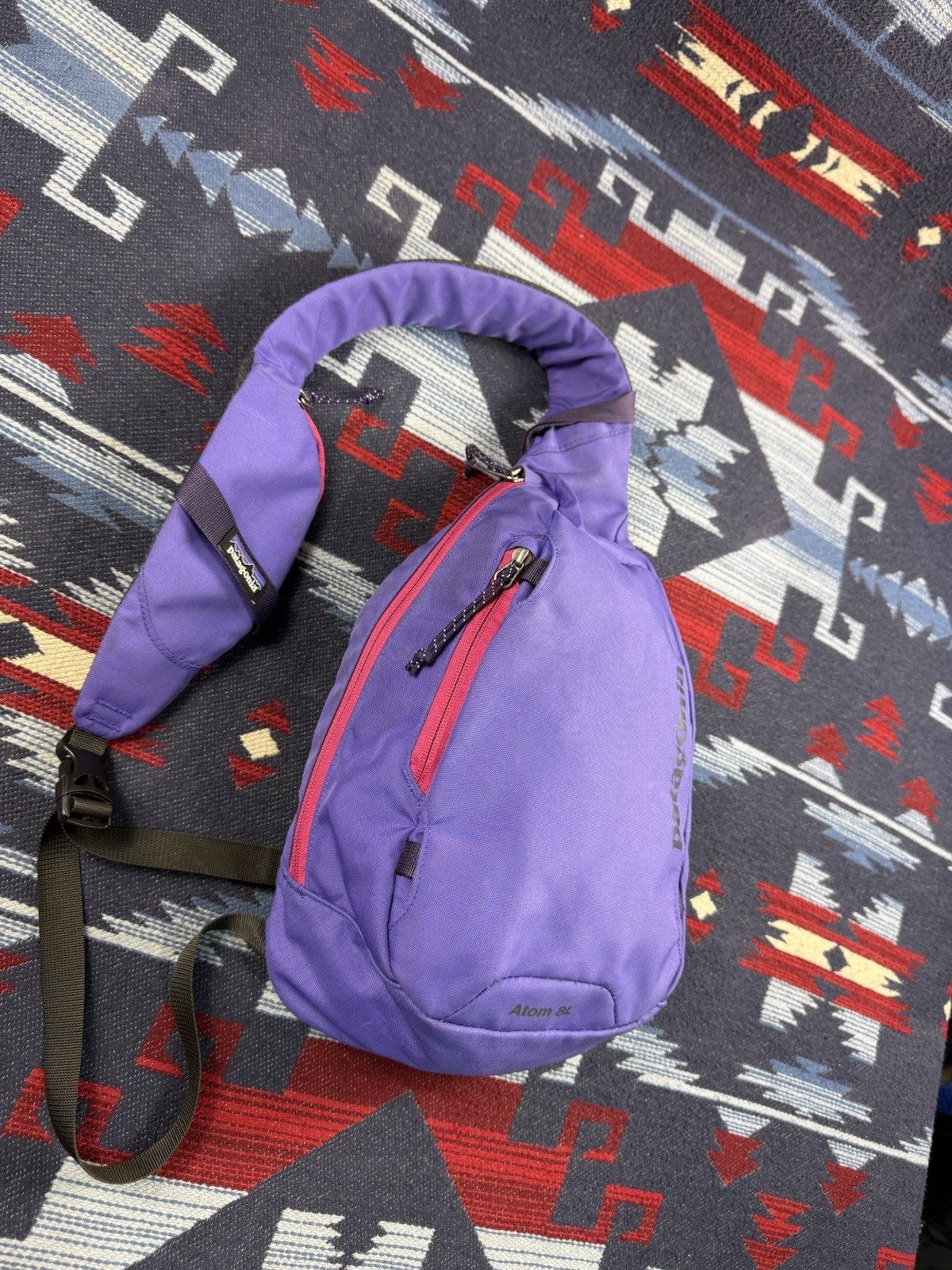 Patagonia Atom Sling 8L Women Bag Outdoor Purple Violet Rare Color Carry On Pack