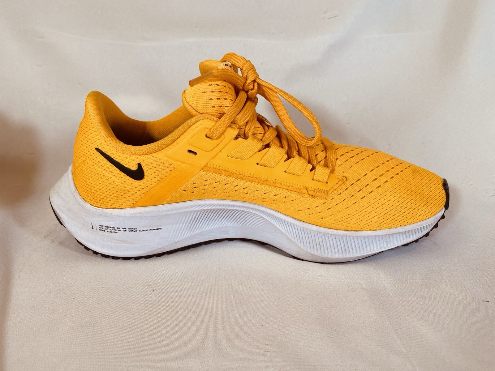 Nike Pegasus 38 Baylor Team Issued Men 6.5 Women 8 University Gold