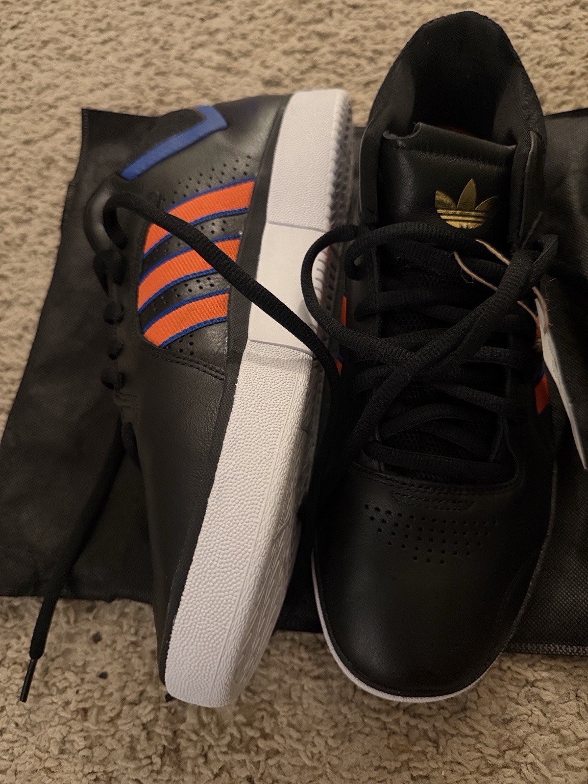 New York Knicks Tyshawn Leather Skate Sneakers Core Black/Orange/Royal Adidas