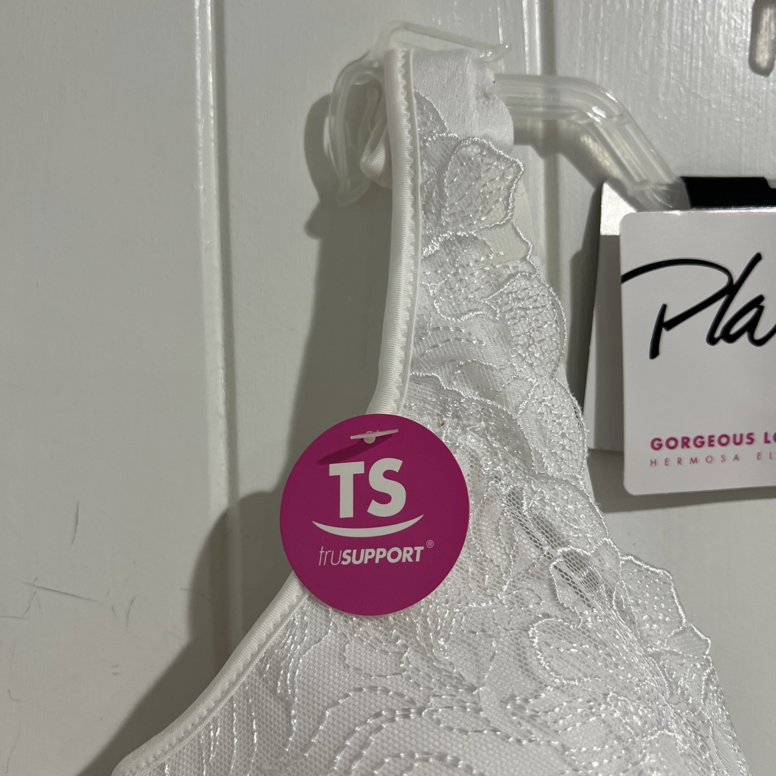 Playtex Gorgeous Lace Embroidered Underwire Support Bra White Style 7576 Sz 44D