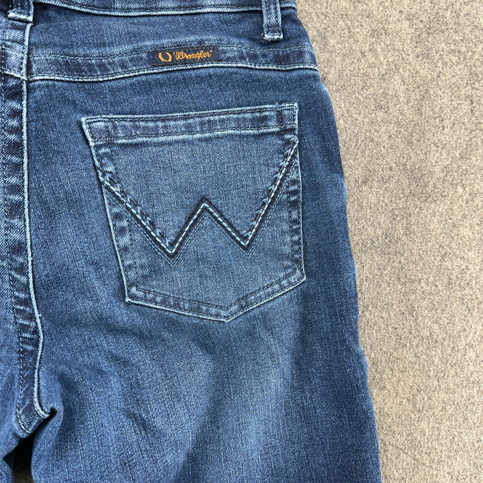 Wrangler Willow Jeans Womens 29×32 Blue Dark Wash Ultimate Riding Straight Leg