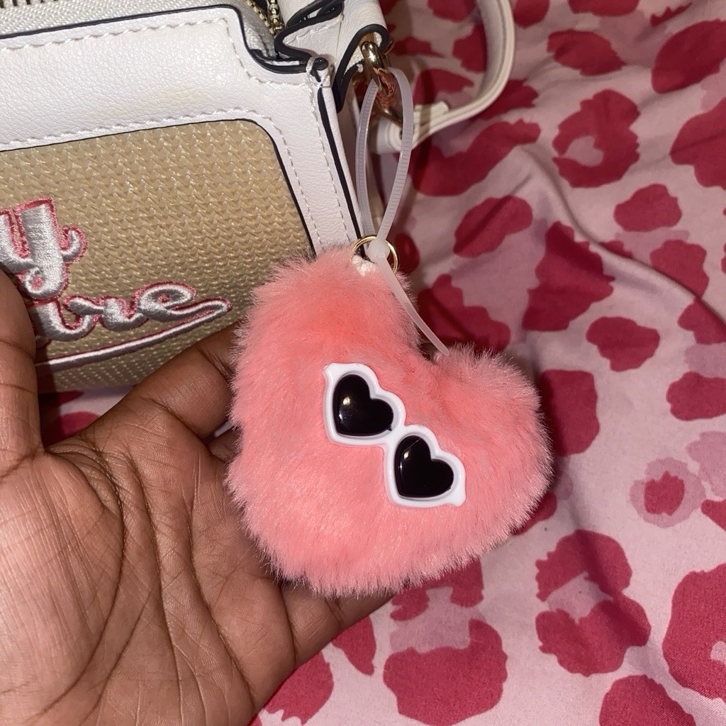 Juicy Couture Small Crossbody Logo Natural/White Pink Heart Charm
