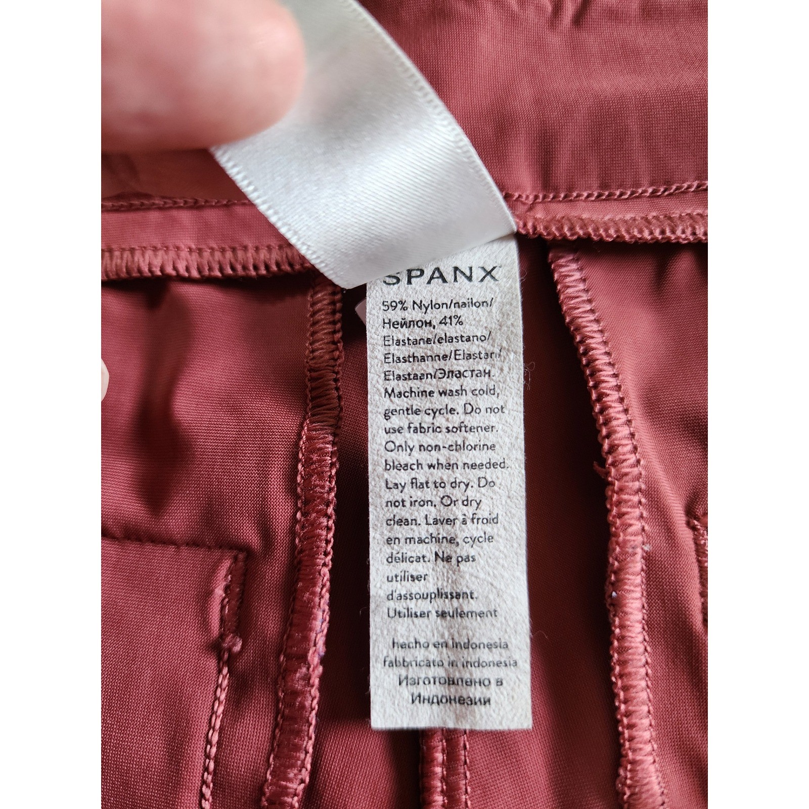 Spanx Sunshine Shorts Clay Red Technical Stretch Womens Medium Travel Golf