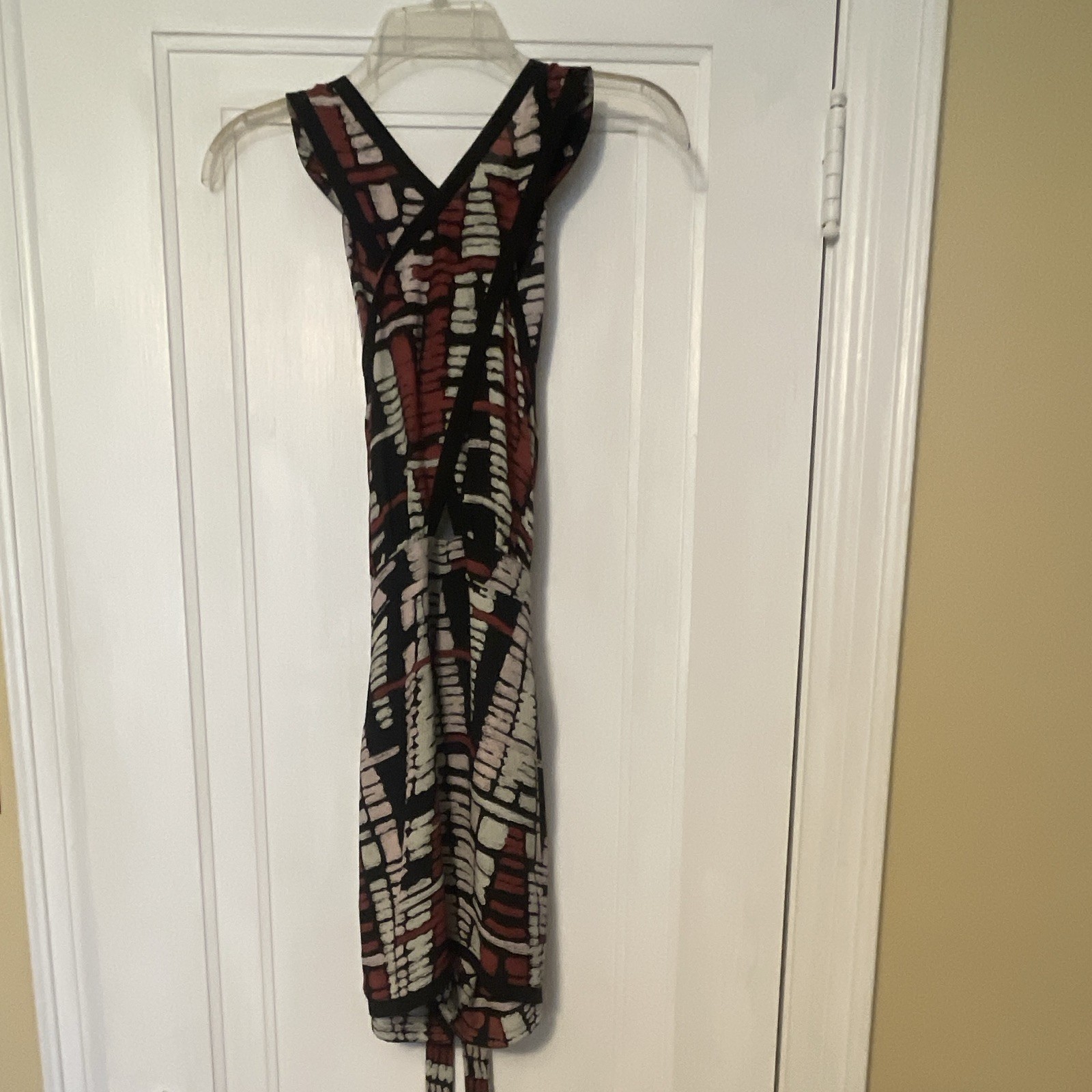 BCBGMAXAZRIA Women’s Geometric Multicolor JumpsuitRomper Sleeveless VNeck Size S