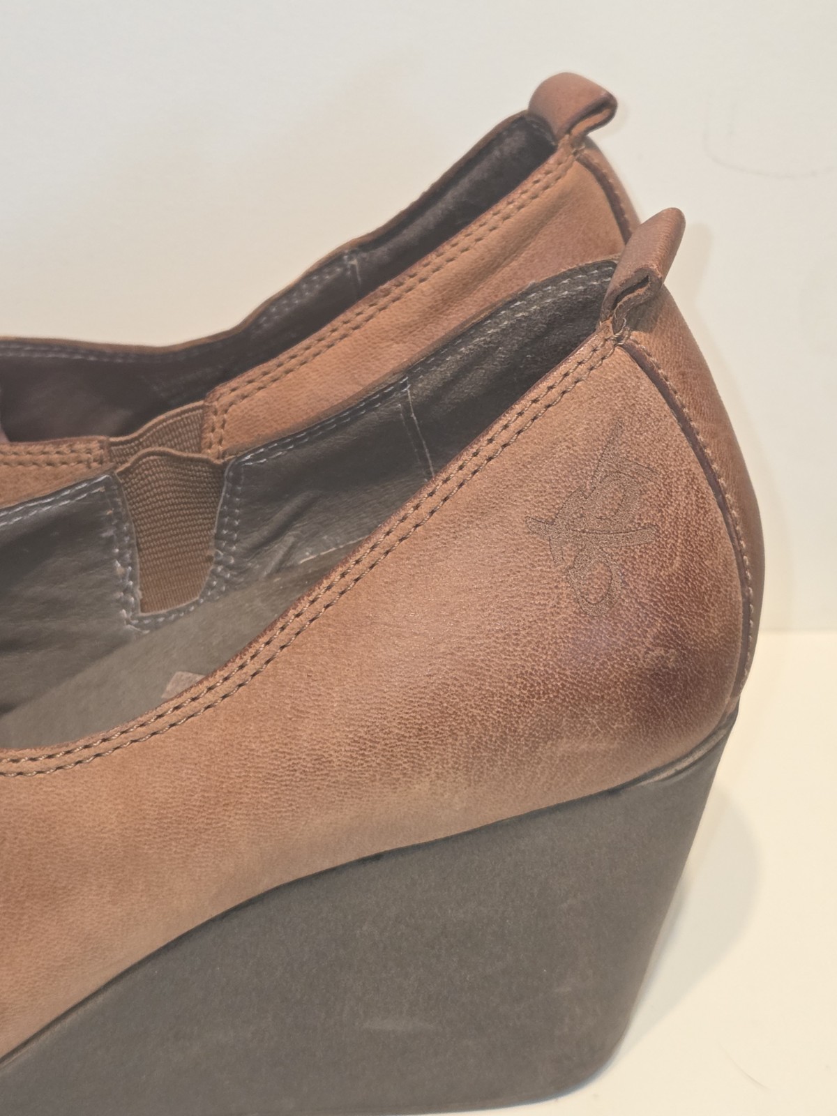 OTBT Washougal Wedge Clogs Womens Size 8M Brown Leather Slip On Comfort Shoes