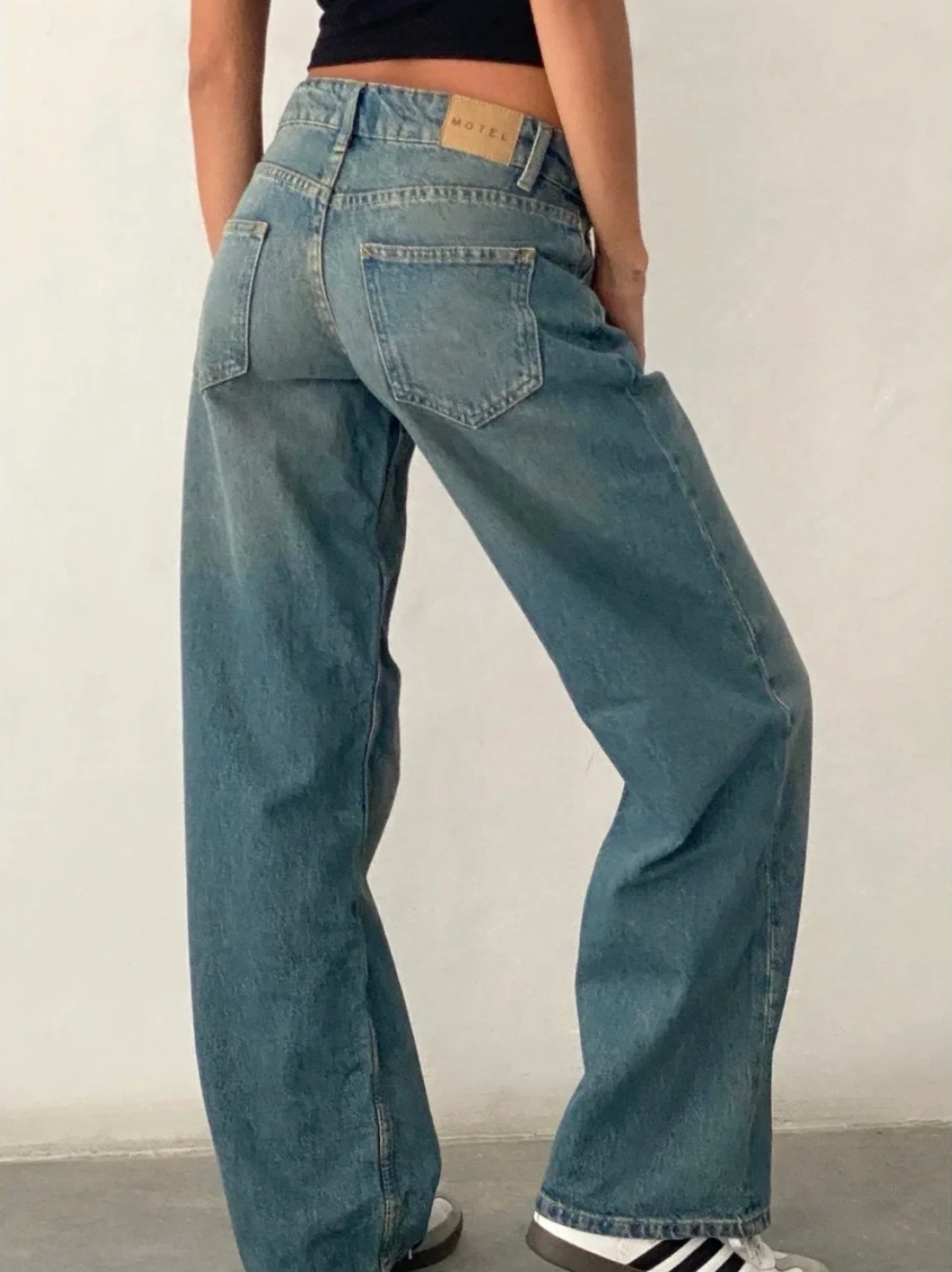 Motel Rocks women’s jeans size 32×30 (US 8) wide-leg, low-rise medium wash