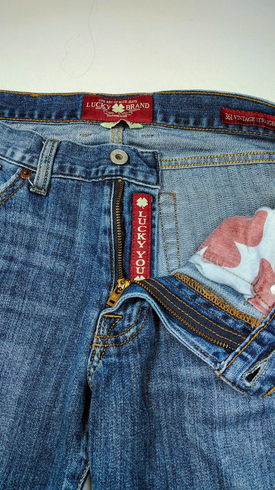 Lucky Brand Men’s Blue Medium Wash Denim Straight Leg Zip/Button 5-Pocket Jeans