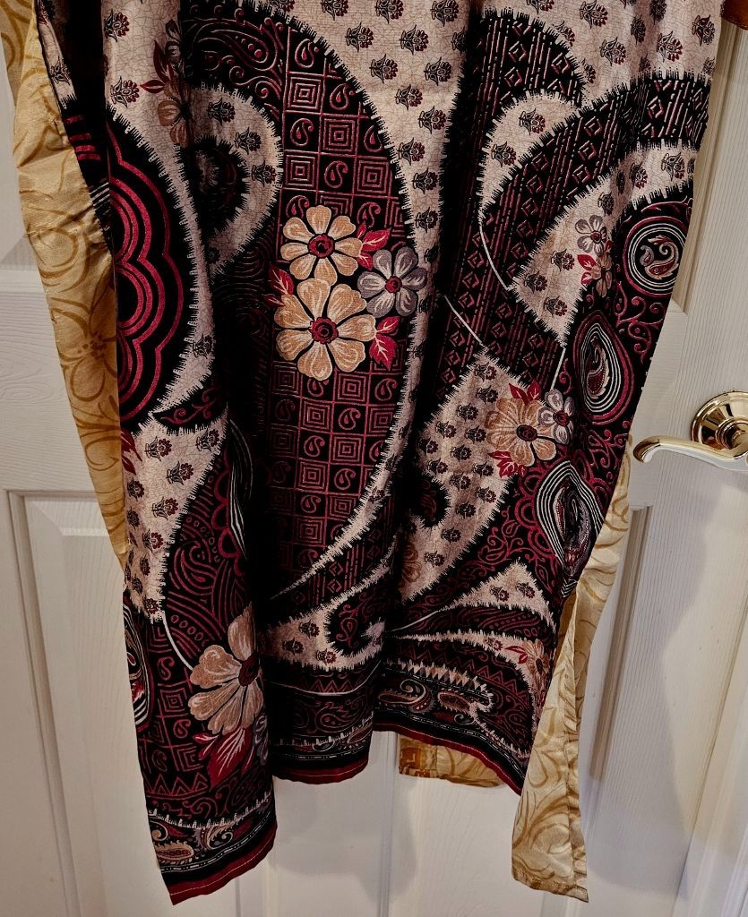 Art Silk Kimono Robe~ Women’s One Size~ Kimono w/Tie~ Floral, Sarees ~Beige ~NEW