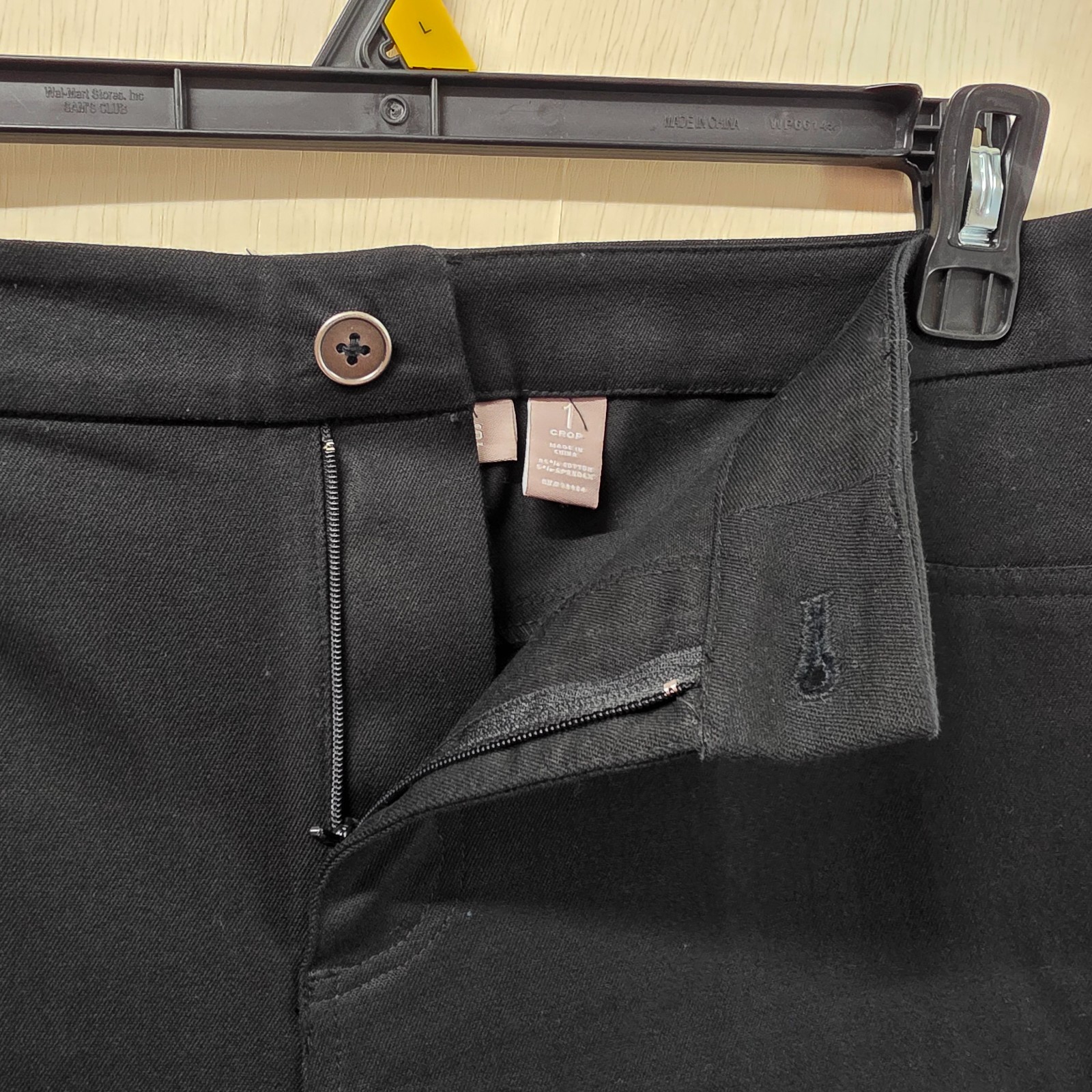 Chico’s Black Stretch Crop Pants Cotton Blend Straight Leg Size 1 US Medium