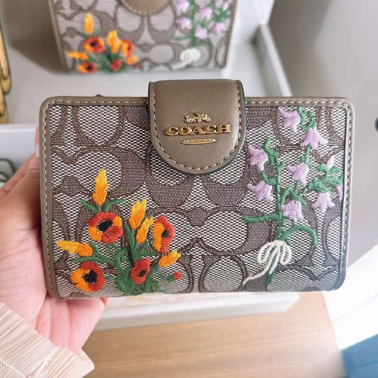 NWT Coach Medium Corner Zip Wallet CEC30/CEC31/CEC32 In Pretty/With Floral