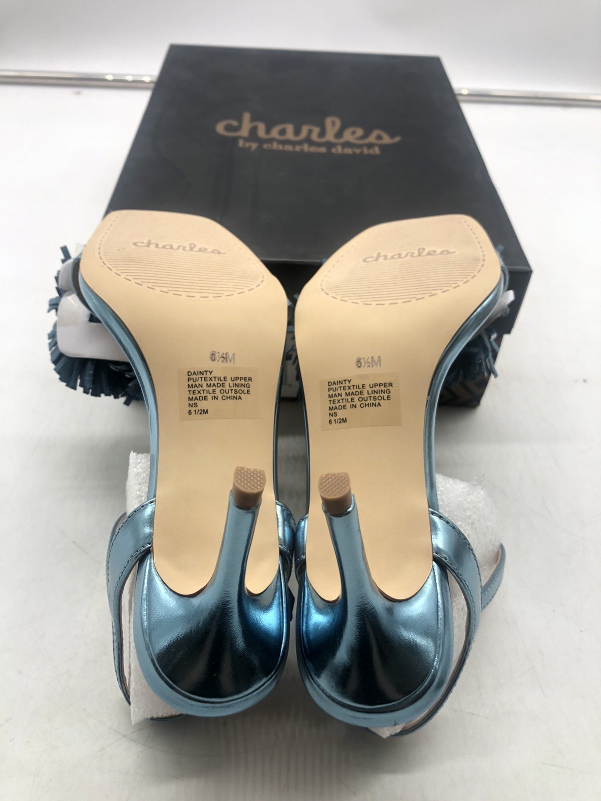 Charles by Charles David Women’s Dainty Baby Blue Metallic Smooth Size 6.5 M