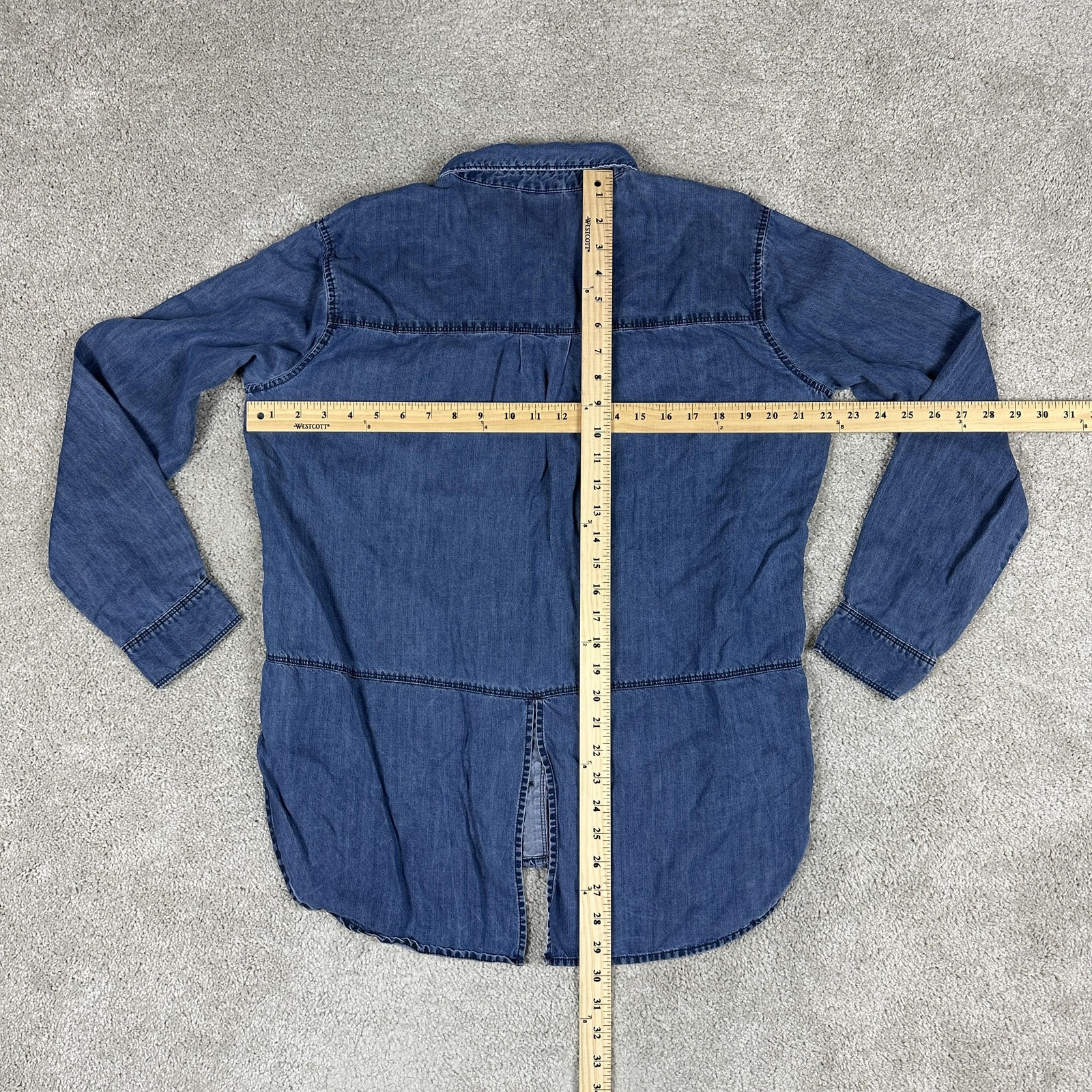 Athleta Shirt Womens Large Blue Tencel Chambray Tunic Button Up Long Sleeve Top
