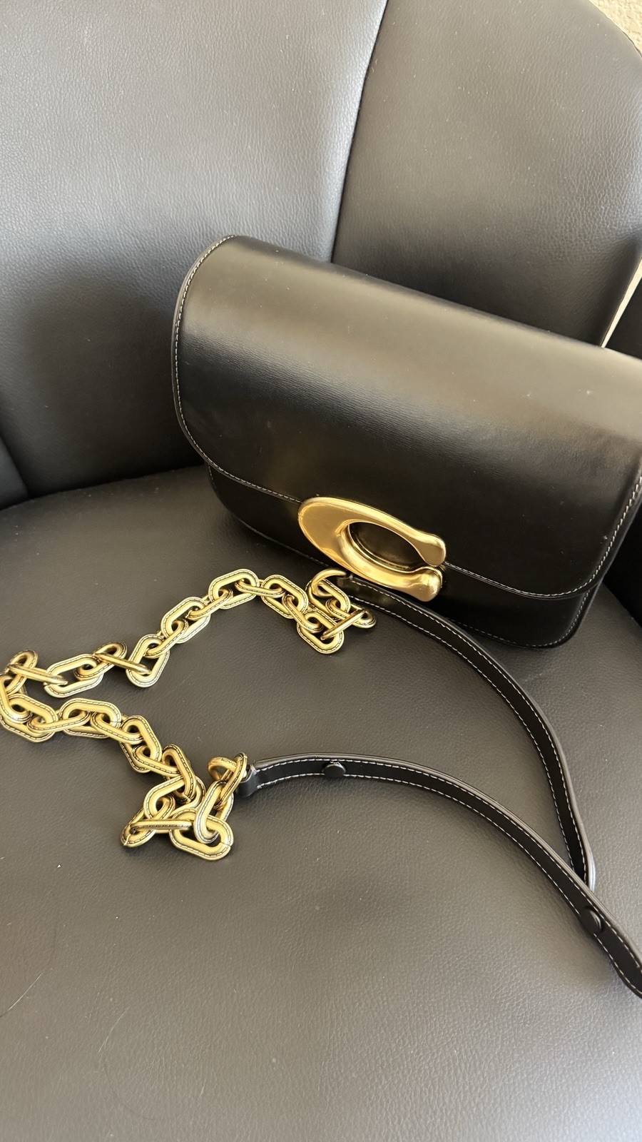 Coach Black Crossbody Bag Gold Hardware C Logo Snap Closure Detachable Strap
