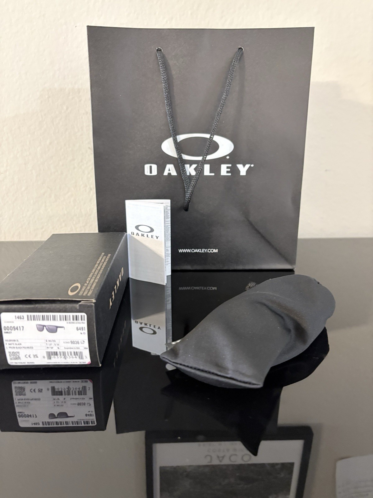 Oakley OO9417 Men’s Rectangle Sunglasses – Black Plastic/Gray Mirrored Lens