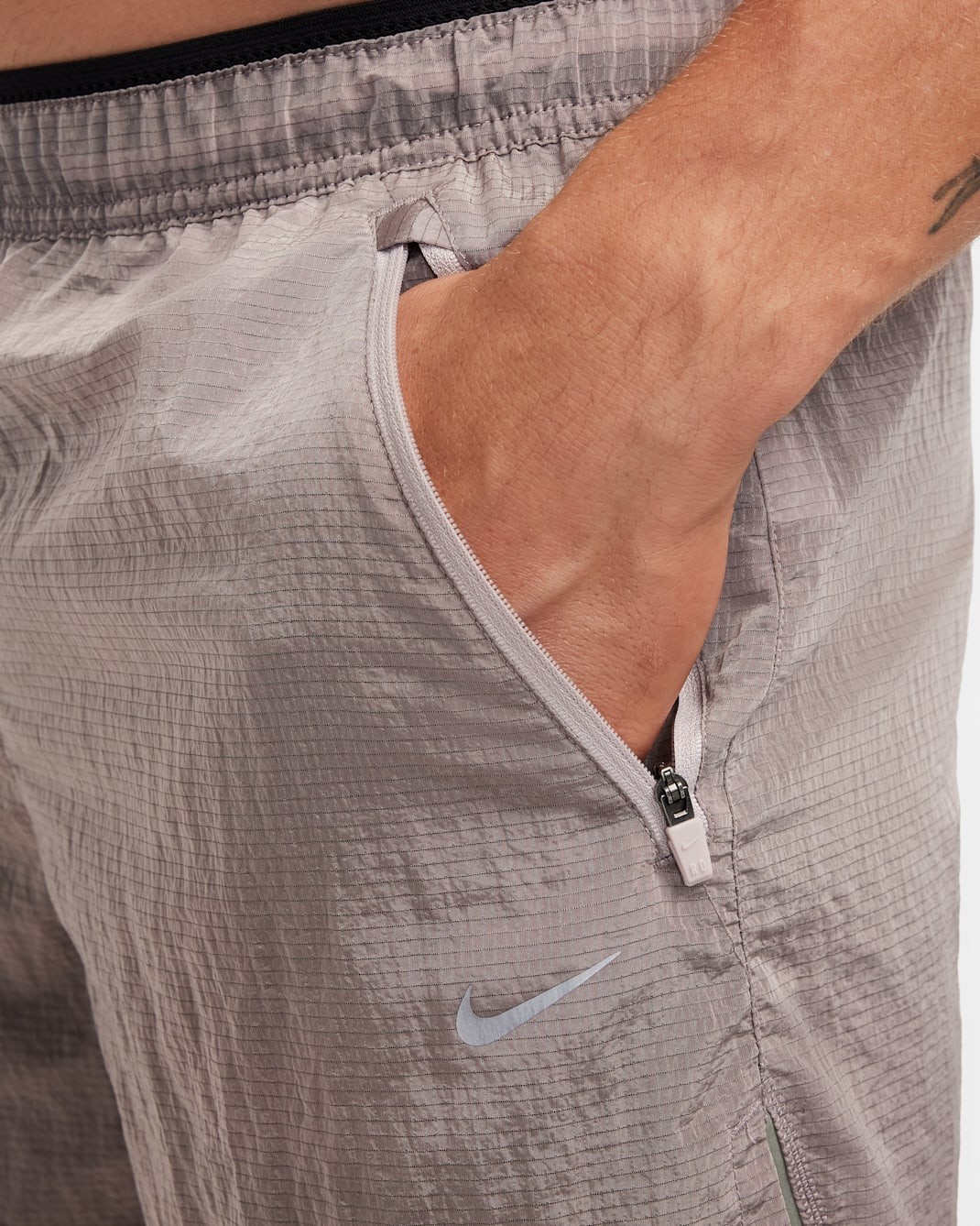 Nike $75 Mens Stride 5″ Dri-Fit Repel 2 in 1 Running Shorts Violet FZ1135-019