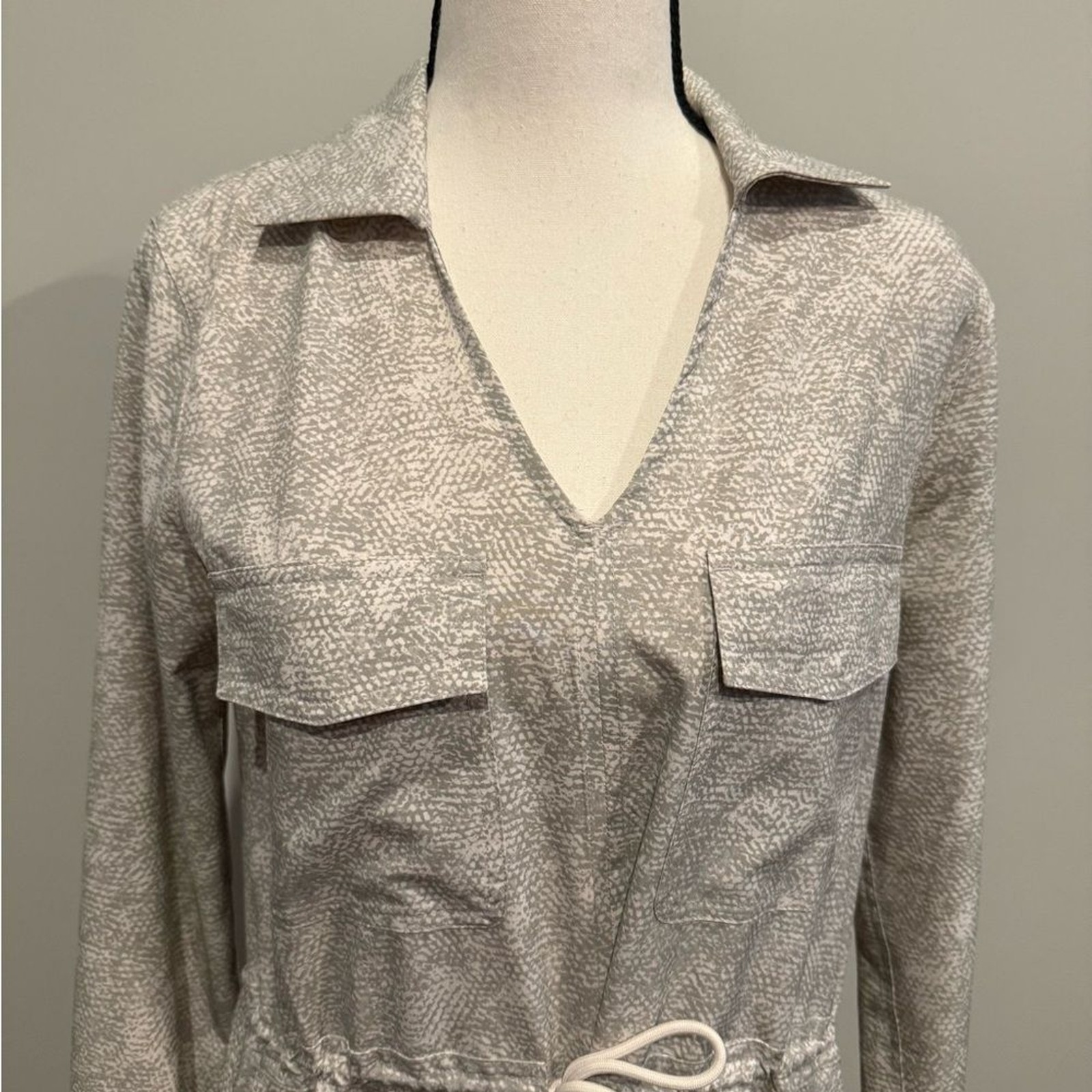 Athleta | Zuma Light Gray Long Sleeve athletic dress size XS
