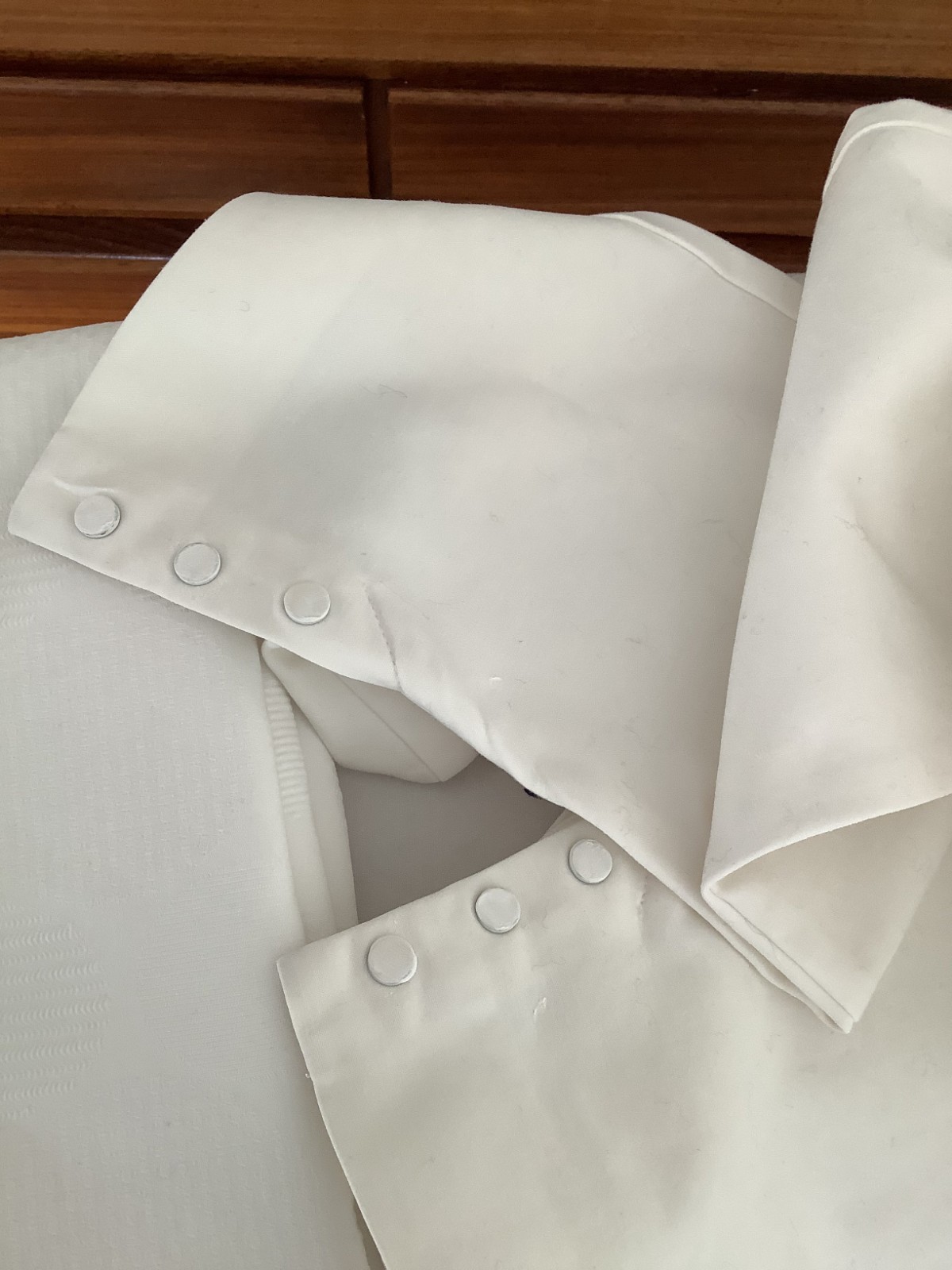 MINT VELVET: White 97%Cotton3%Elastane Capri trousers. Size: 10R See meas. below